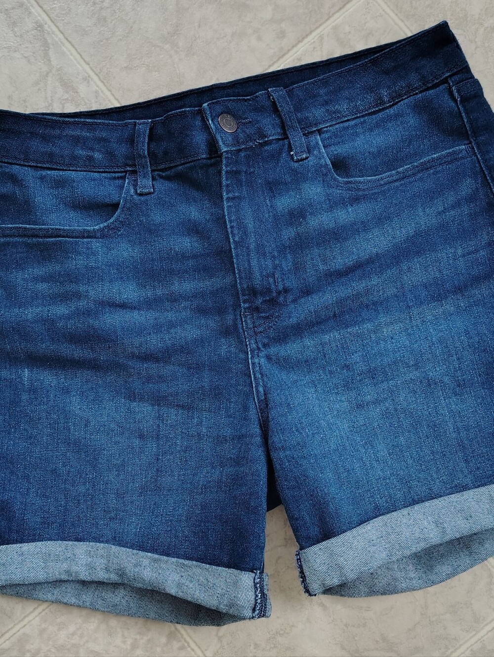 Old Navy Dark Wash Rolled Cuff Denim Wow High Rise Shorts - Picture 11 of 11